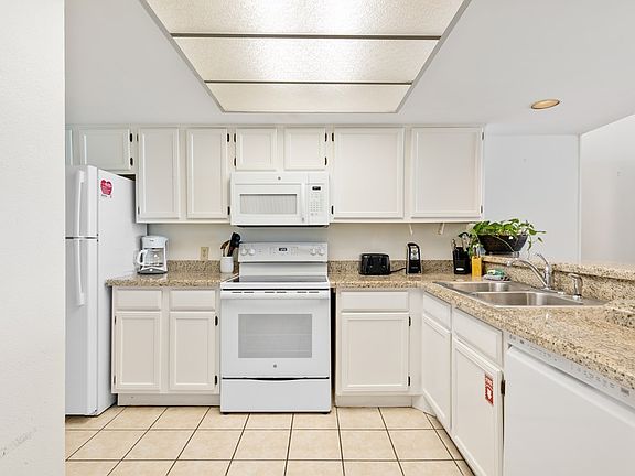 4th image of 3000 Gulf Blvd APT 902