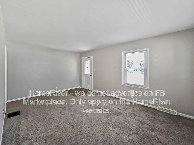 229 S 7th Ave — Photo 4