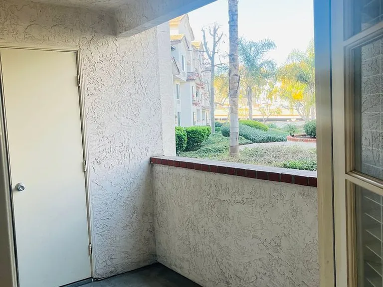 One park Apartments — Photo 15