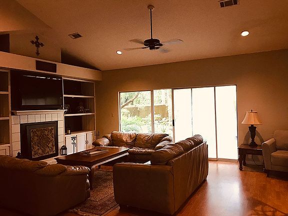 3rd image of 1460 Kingslake Dr