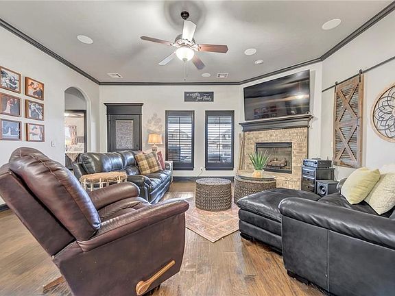 5th image of 18809 Rolling Hill Way