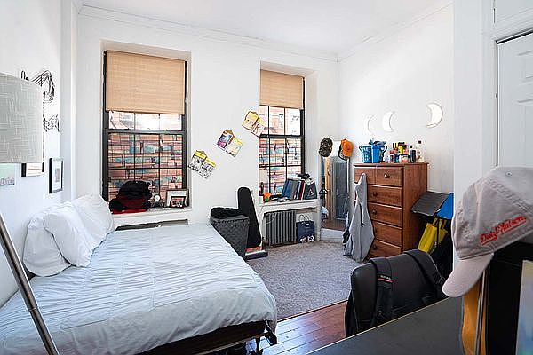 1st image of 334 E 105th St #3