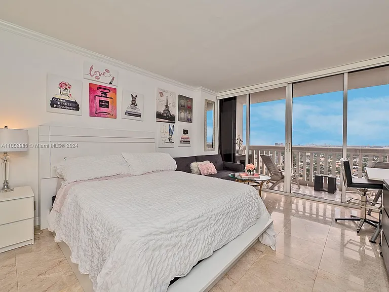 1000 Island Blvd #2702 — Photo 32
