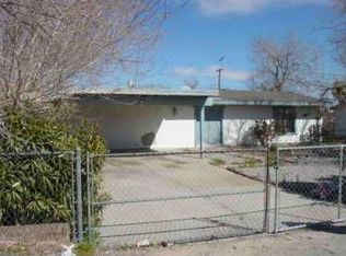 16372 Pine St, Hesperia, CA 92345