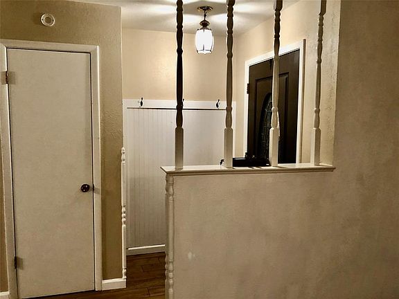 4th image of 225 NE Amy St
