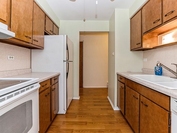 5th image of 9725 S Keeler Ave APT 102