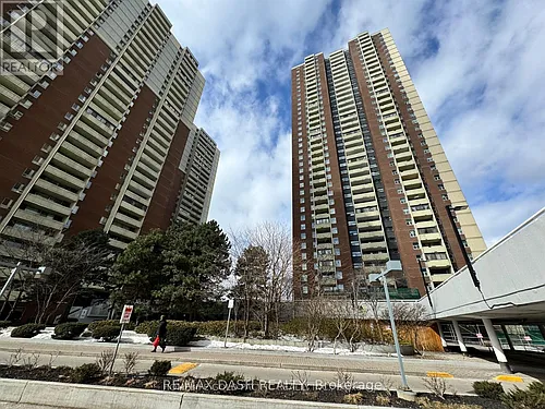 1 Massey Sq #2218 Photo 1