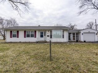 305 W Karen Dr, Decatur, IL 62526