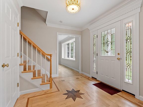 4th image of 41 Gold St
