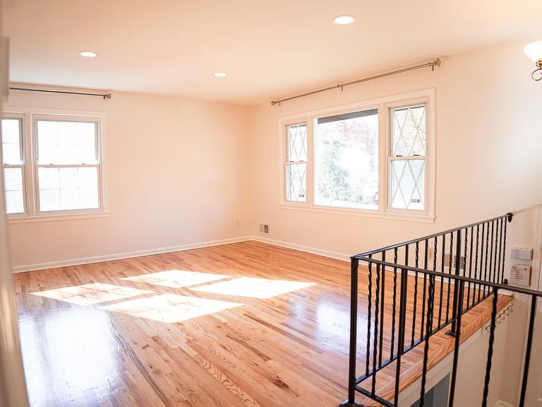 13227 Sturbridge Rd — Photo 8