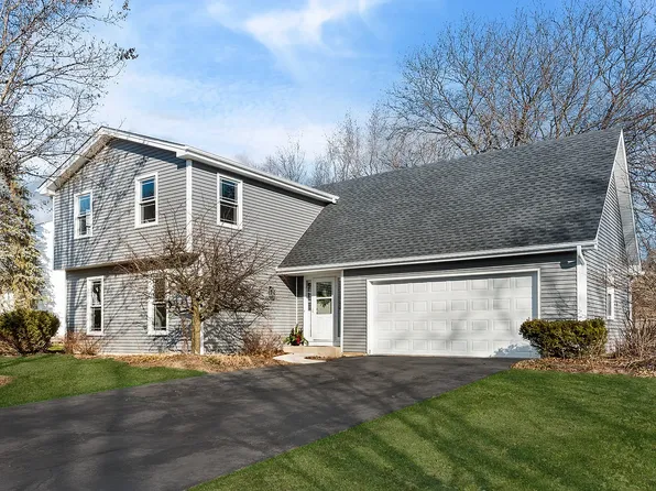 1168 Banbury Cir, Naperville, IL 60540