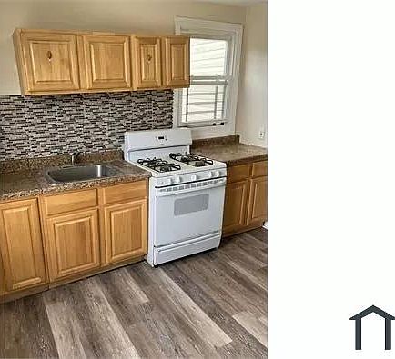 1st image of 33 York Ave #3