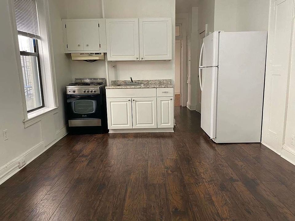 1st image of 2324 31st Ave APT 2