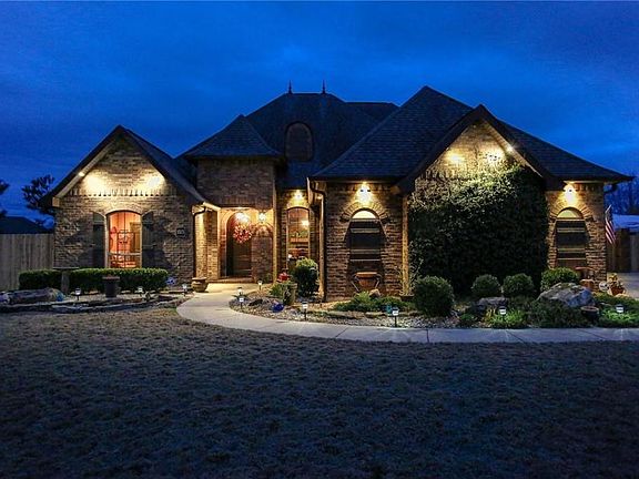 2nd image of 1013 Richmond Cir