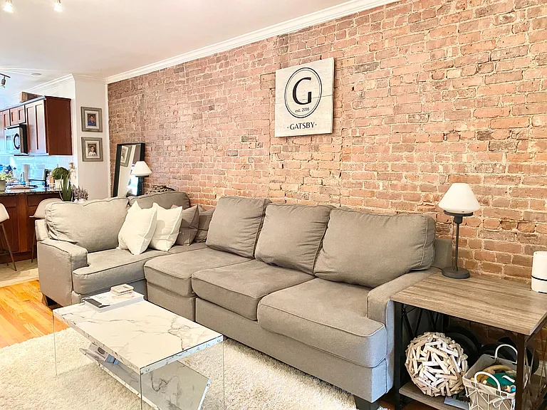 204 6th St #4R — Photo 7