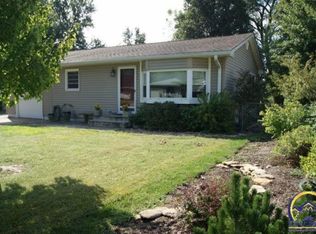 203 NE Pine Ln, Topeka, KS 66617