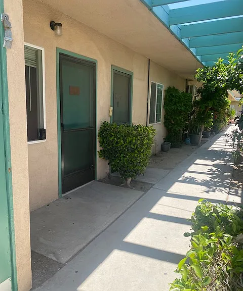 Rancho Mirage Villa Apartments — Photo 17