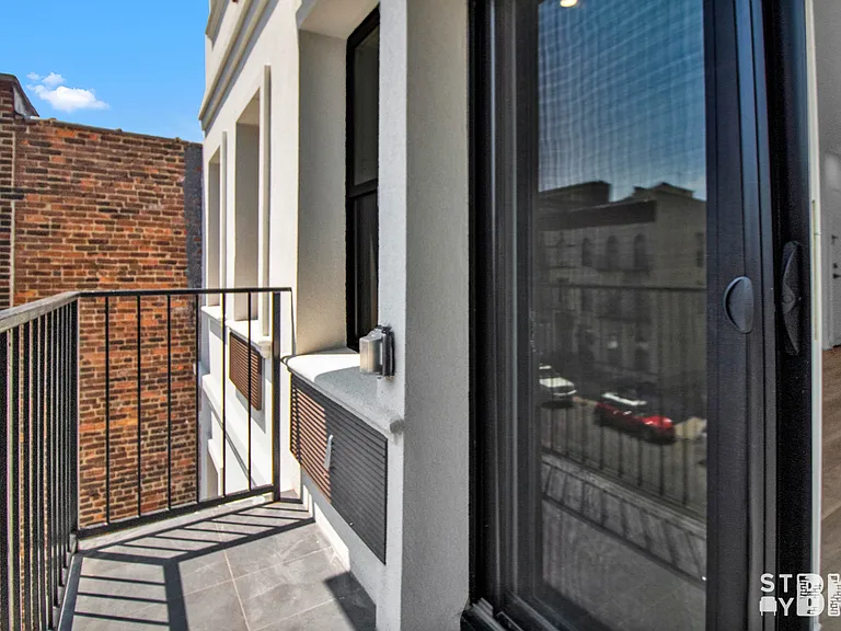 194 Buffalo Ave #4R — Photo 6
