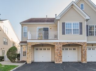 32 Mountainside Dr, Pompton Lakes, NJ 07442