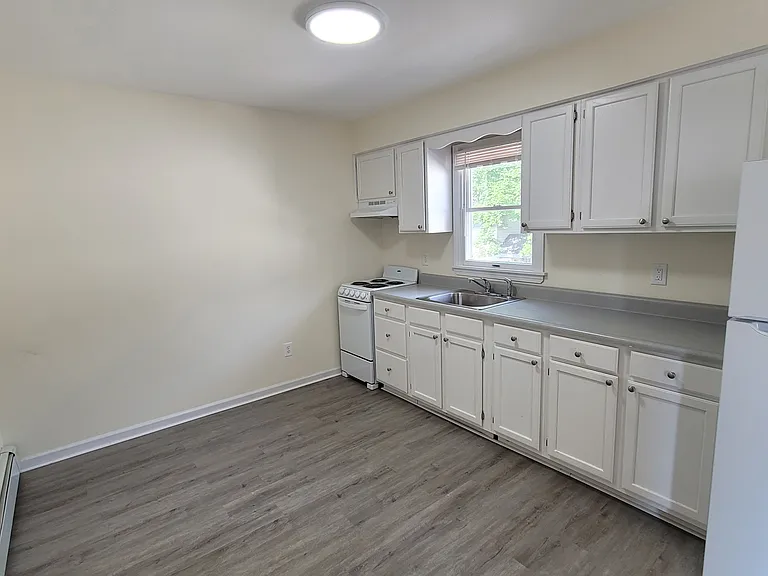 8 William St #2 — Photo 4
