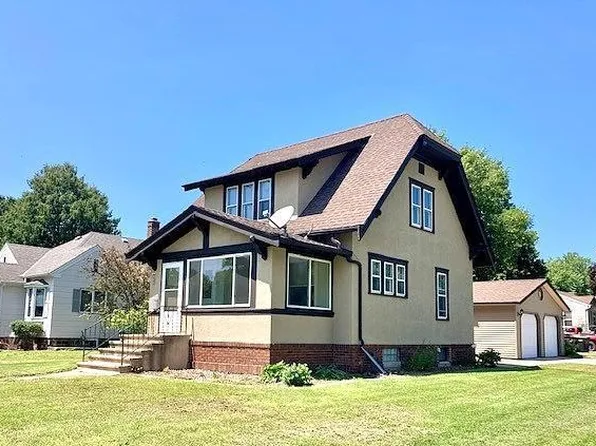 19 1st Ave NE, Fairfax, MN 55332