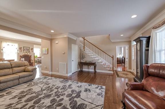 5th image of 2014 Northwood Dr