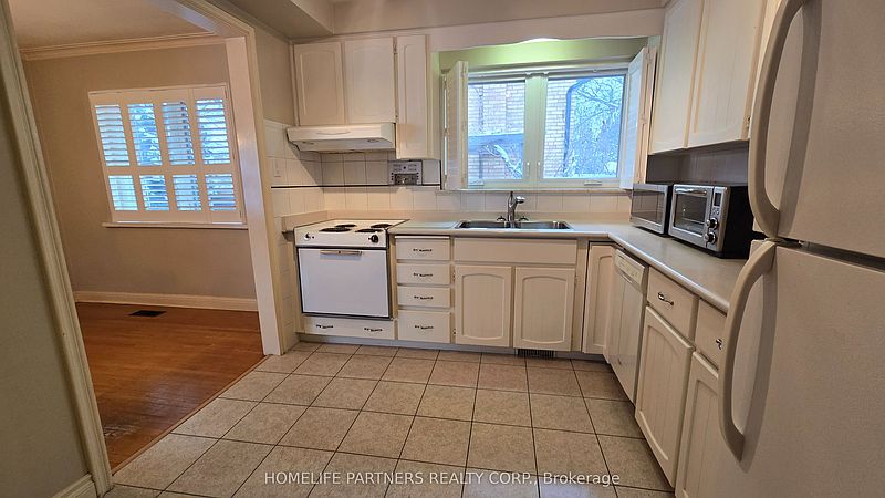 Toronto House for rent - 4 Bedrooms — photo 8