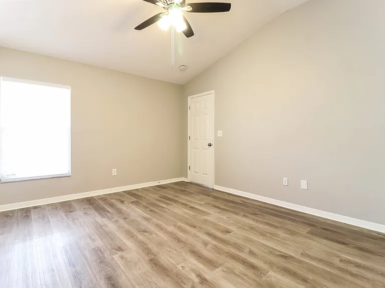 3304 Pin Oak Ln — Photo 11