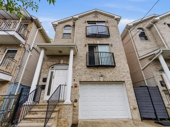 134 Gates Avenue image 1 of 34