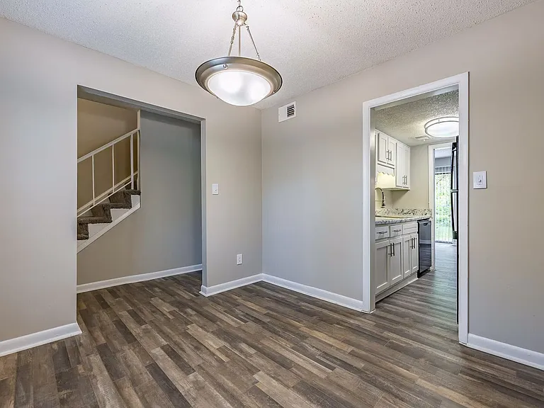 Covington Square Townhomes — Photo 12