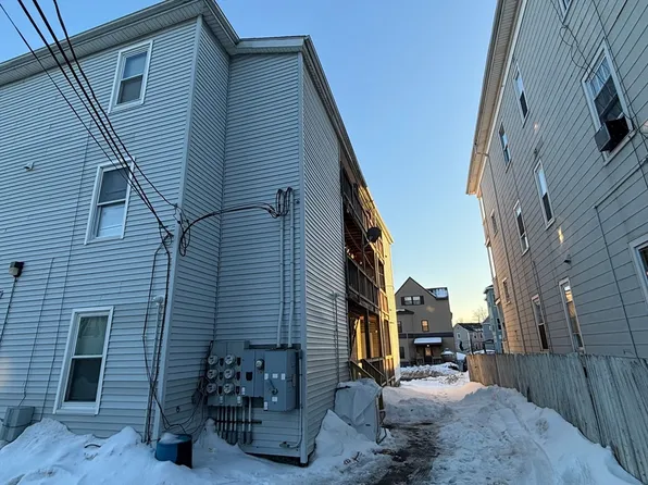 31 S Stowell St #1R, Worcester, MA 01604