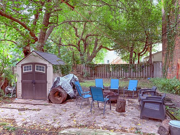 3rd image of 6933 Detroit Ave