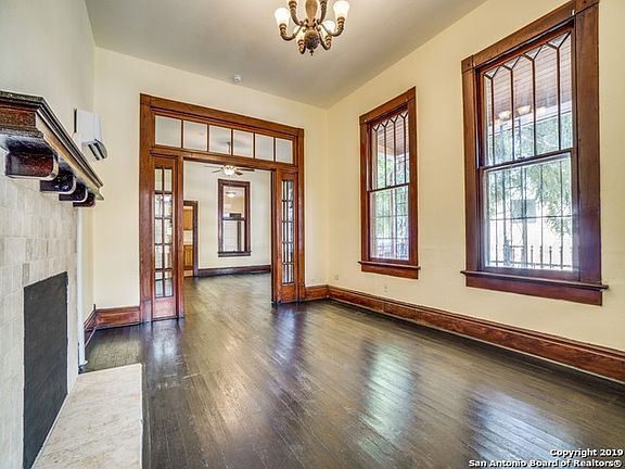4th image of 1510 Camaron St