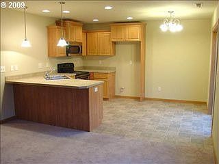2nd image of 13903 NE 64th Cir