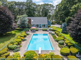 250 Peconic Bay Blvd, Riverhead, NY 11901