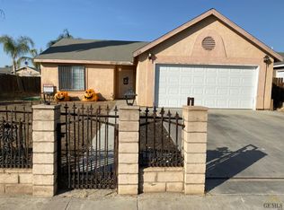 335 Franciscan Plz, Delano, CA 93215