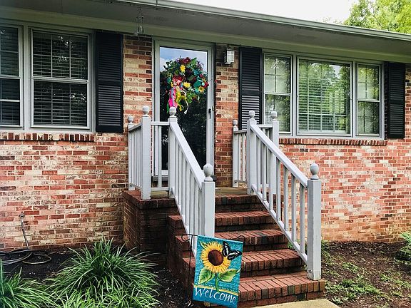 3rd image of 1029 Highland Hills Dr