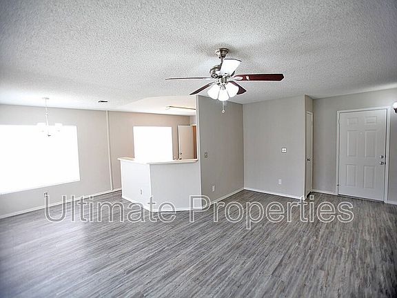 3rd image of 7025 W Tuckey Ln