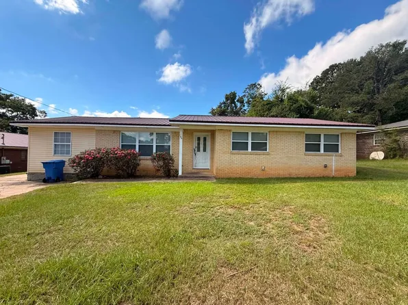 104 Yellowleaf Dr, Enterprise, AL 36330