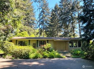 13890 Sunrise Dr NE, Bainbridge Island, WA