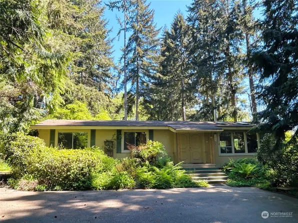 13890 Sunrise Drive NE, Bainbridge Island, WA 98110