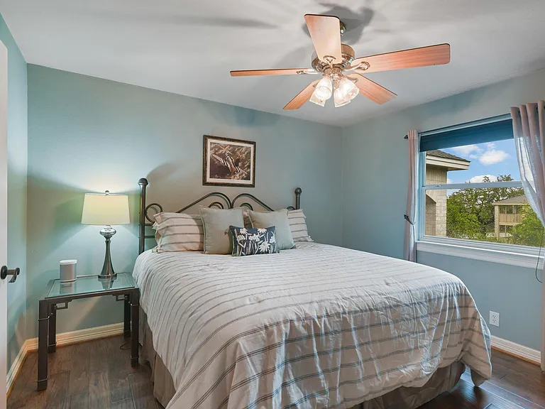 215 Tellus St — Photo 17