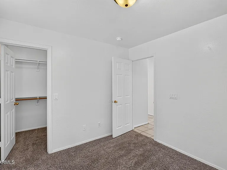 7823 S 48th Ln — Photo 24