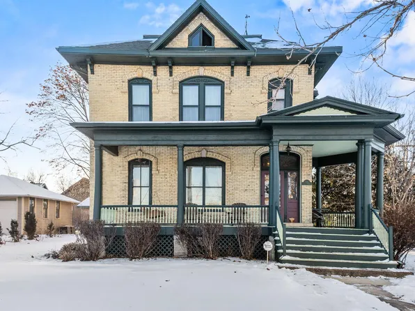 403 S Church St, Neenah, WI 54956