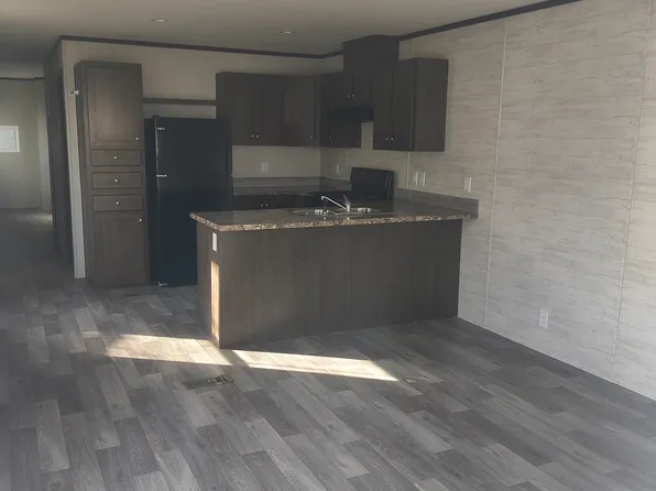 245 SE 29th St, Topeka, KS