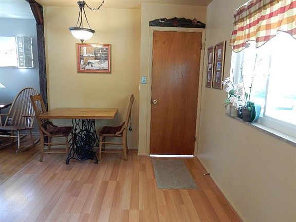 4th image of 2821 Royal Glen Dr