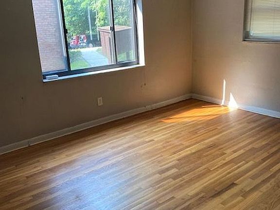 2nd image of 3447-3453 Evergreen Rd #1