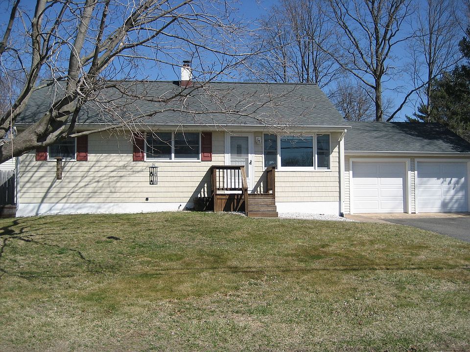 Extremely Well Maintained Ranch