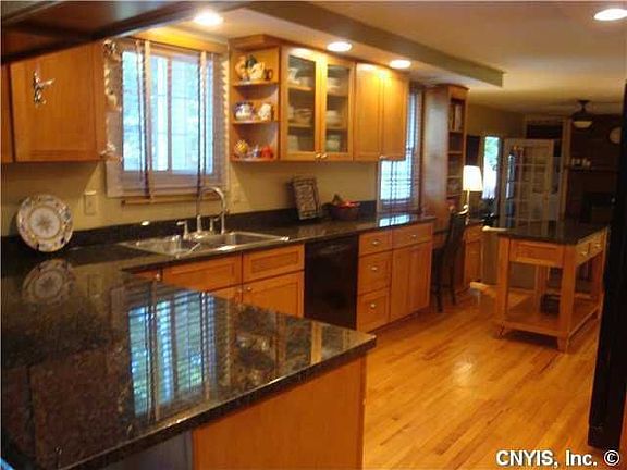 4th image of 8011 Thyme Cir