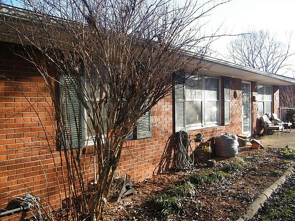 2nd image of 135 Meredith Ave